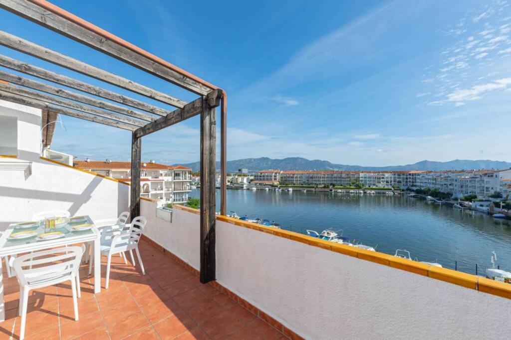 Flateli Empuriabrava Apartment Екстериор снимка